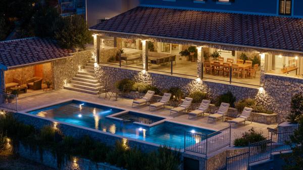 NEW!Seaview Villa Granda Lokva, Buchen Sie  Hotels in Gespanschaft Split-Dalmatien mit Pool, Schwimmbad