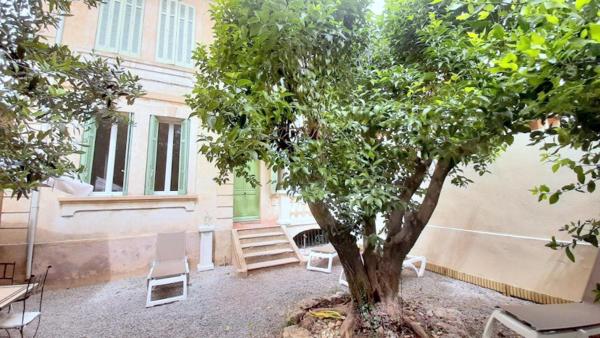Villa de charme, Prenota  Hotel a Alvernia con parcheggio, Parcheggio