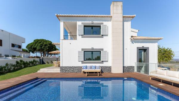 Villa Maya Luxurious House With Pool by LovelyStay, Prenota  Hotel con piscina a Algarve, Piscina