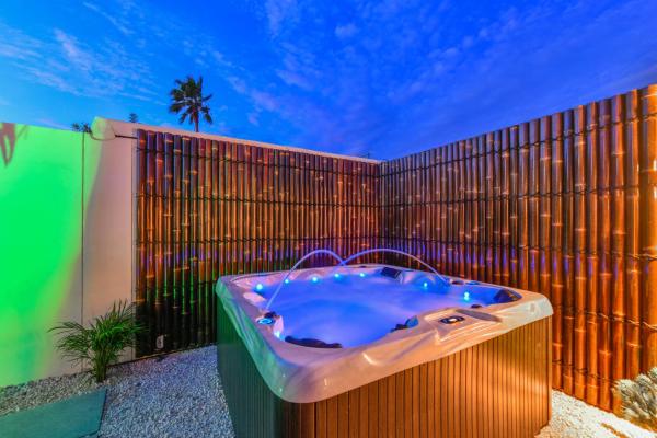 Swiss Paradise Aruba Luxury Collection, Prenota  Hotel con piscina a Palm-Eagle Beach, Piscina