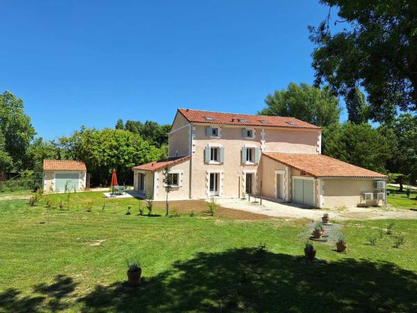 Au son de leau, Reserva ahora  Birac Charente