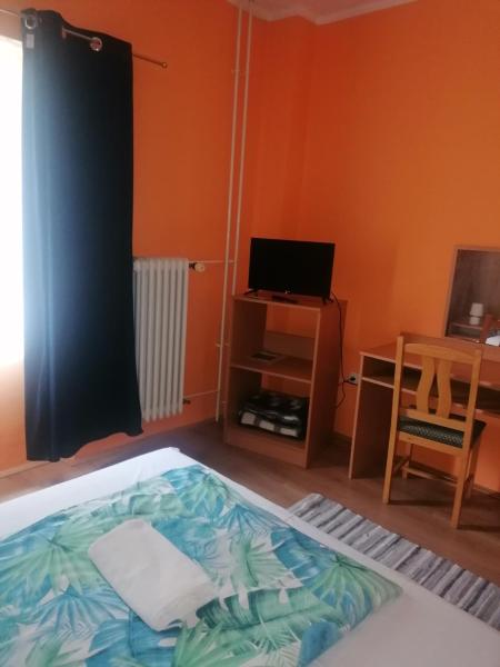 Béke Szálló, Buchen Sie  Komlo 