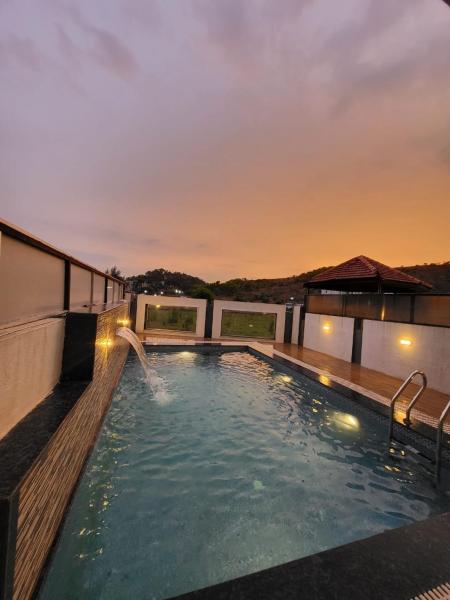 The Perfect Stays Paradise Villa, Réserver  Hôtels à Maharashtra avec piscine, Piscine