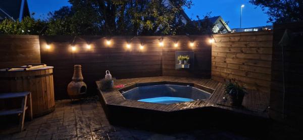 Luxury Villa, geothermal hot tub, for 8 person, Prenota  Hafnarfjörður Regione della Capitale