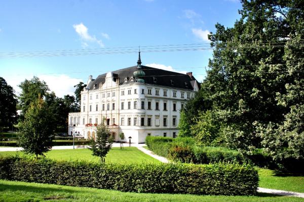 Penzion na zámku Bartošovice, Buchen Sie  Nový Jičín Wallachia
