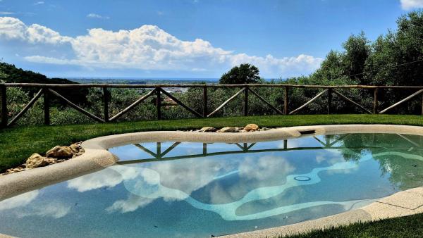 Villa Olivemare B&B, Buchen Sie  Hotels in Versilia mit Pool, Schwimmbad