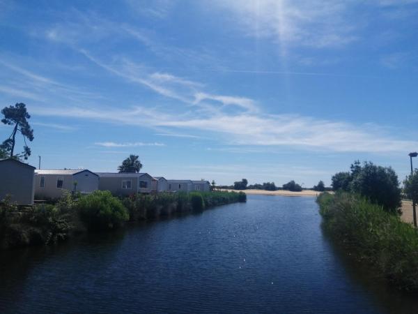 Mobil Home bord deau Camping 4 étoiles Les Viviers, Reserva ahora  Hoteles SPA en Aquitania, SPA