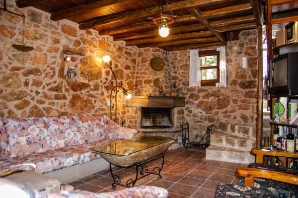Stone House - Medieval Greek Village, Prenota  Avgonyma Chios Island