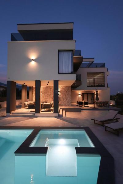 Villa Amare Apartments, Buchen Sie Ferienwohnung Hotels in Gespanschaft Split-Dalmatien mit Pool, Schwimmbad
