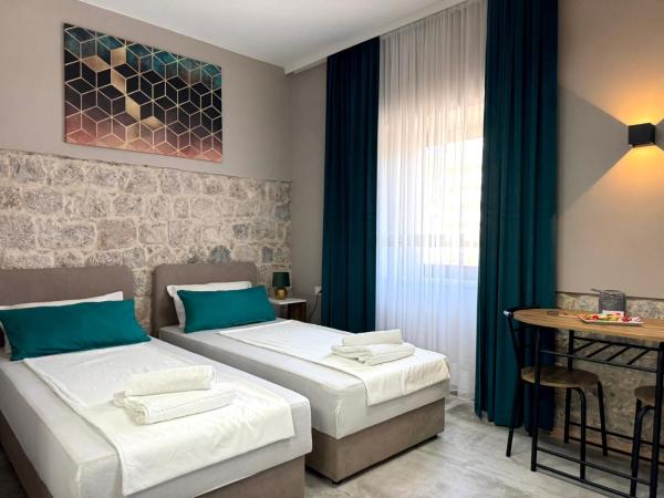 Apartments Jelović, Buchen Sie Ferienwohnung Hotels in Gespanschaft Split-Dalmatien mit Parkplatz, Parkplätze