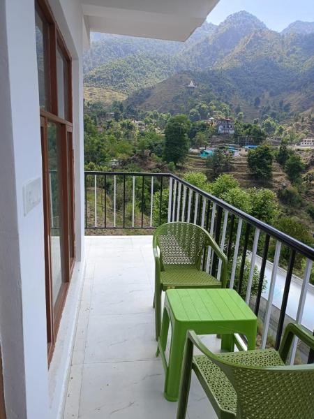 Parvatiya Homestay, Book  Mussoorie 