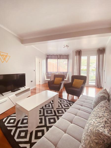 Village Square Coastal Apartment 3G, Buchen Sie Ferienwohnung Machico Madeira