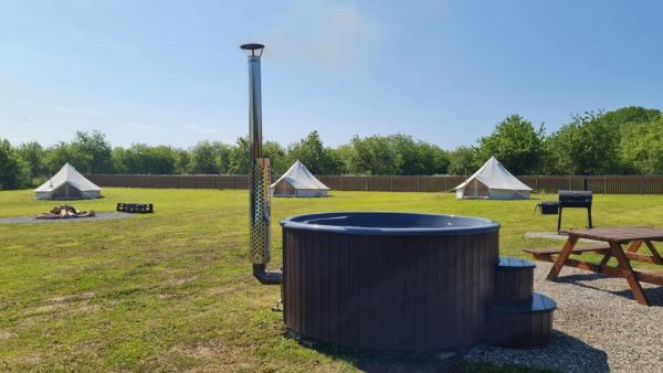 Salomon Glamping, Prenota Campeggio Mooste 