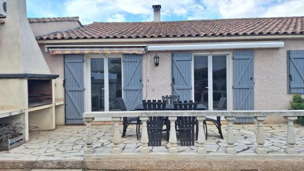 Villa carla, Réserver  Hôtels à Hérault avec parking, Parking