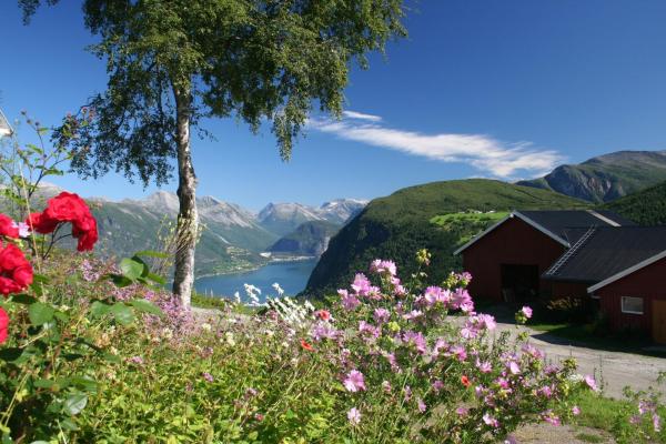 Hesthaug Gard, Réserver  Eidsdal 