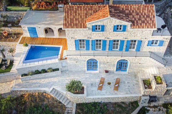 Incredibly beautiful Stone House Villa Lota, Buchen Sie  Hotels in Gespanschaft Split-Dalmatien mit Pool, Schwimmbad