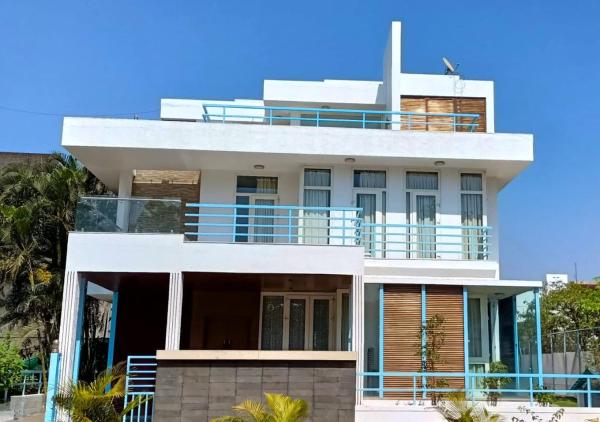 Elevate Luxurious 5 BHK Villa with Private Pool In Lonavala, Réserver  Hôtels à Maharashtra avec piscine, Piscine