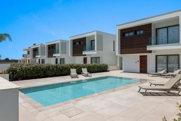 Serenity Waves Villa 9, Prenota  Sophtadhes Larnaca Region