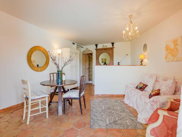 Villa Boucheron by Interhome, Prenota  Hotel con piscina a Alvernia, Piscina