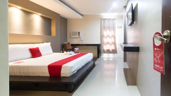 RedDoorz Plus near Laoag International Airport