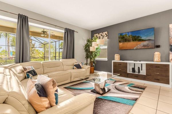 Stunning New 9BR Villa w Game Room Private Pool, Prenota  Hotel SPA a Florida, SPA