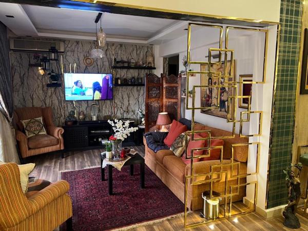 شقه فاخره بكمبوندبشارع التسعين القاهره الجديده, Prenota  Hotel economici a Cairo Governorate