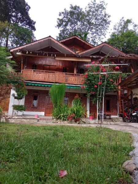 Remiracle Tour And Tracking, Reserva ahora  Hoteles con piscina en Bukit Lawang, Piscina