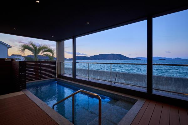 Villa JacoO-ヴィラじゃこまる, Buchen Sie  Hotels mit Pool in Shikoku, Schwimmbad