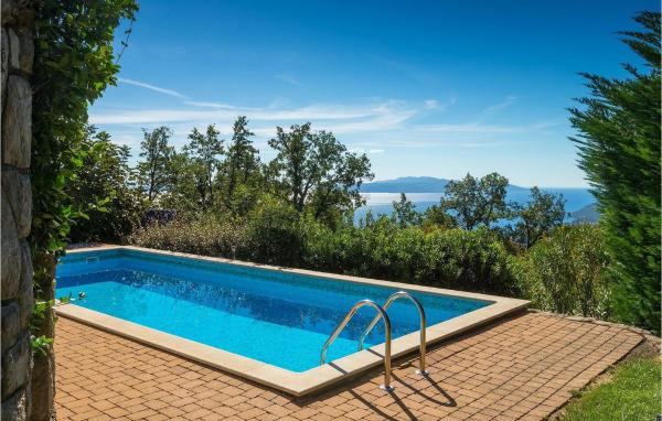 Villa Marina, Buchen Sie  Hotels mit Pool in Kvarner-Bucht, Schwimmbad