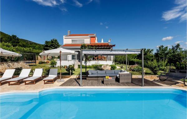 Villa Nadalina, Buchen Sie  Hotels in Gespanschaft Split-Dalmatien mit Pool, Schwimmbad