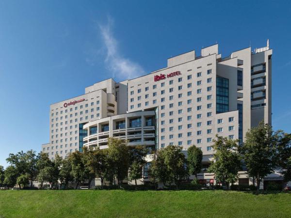 ibis Kyiv Beresteiska, Buchen Sie  Hotels in Solomjanskyj mit Parkplatz, Parkplätze