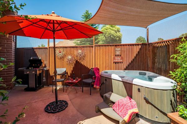 Desert Poppy Villa- Romantic Getaway, Buchen Sie  Hotels in Arizona mit Parkplatz, Parkplätze