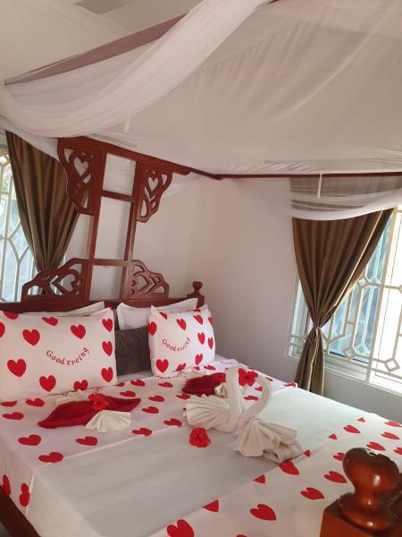 White Jaguar House, Buchen Sie  Bwejuu 