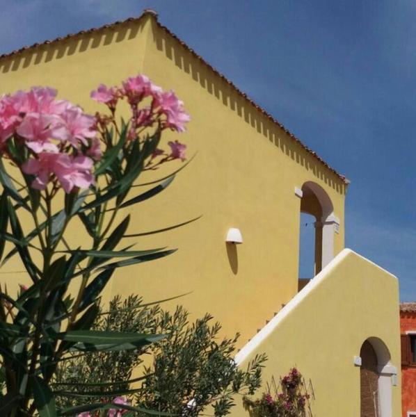 Ampio trilocale climatizzato in Villaggio con piscina estiva 400m dal mare in Gallura, Prenota  Aglientu Costa Paradiso