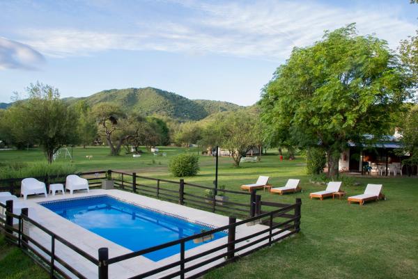 Cabañas Los 2 Algarrobos, Prenota  Hotel a Córdoba con piscina, Piscina