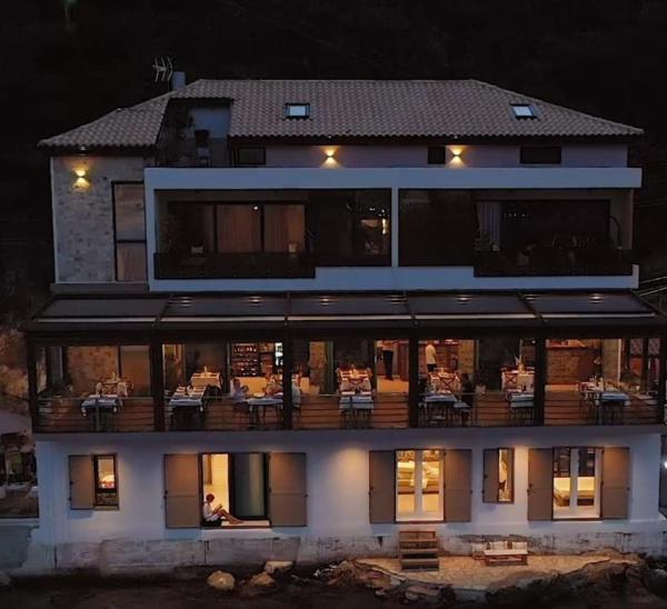 Artis Blue Relax, Buchen Sie  Hotels in Qark Vlora mit Parkplatz, Parkplätze