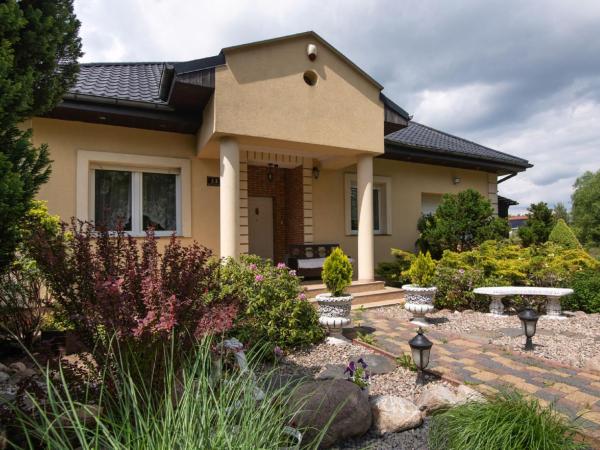 Holiday Home Villa Bieszkowice by Interhome, Prenota Casa vacanze Hotel a Pomerania con parcheggio, Parcheggio