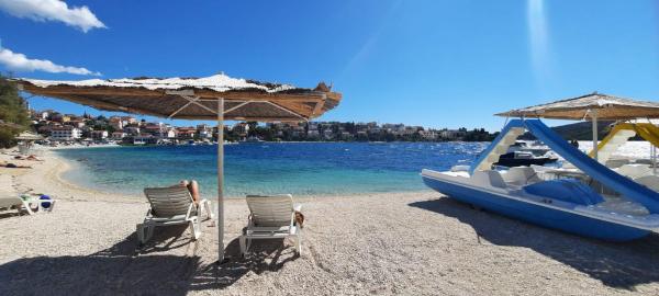 Apartmentt Vinko Bilota, Buchen Sie Ferienwohnung Hotels in Gespanschaft Split-Dalmatien mit Parkplatz, Parkplätze