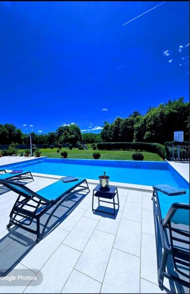 Villa Heaven Green, Reserva ahora  Hoteles en Pazin con piscina, Piscina