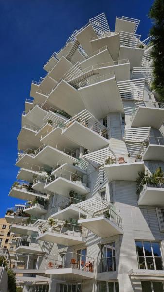 Arbre Blanc, une folie montpelliéraine, Réserver Appartement Hôtels à Hérault avec parking, Parking