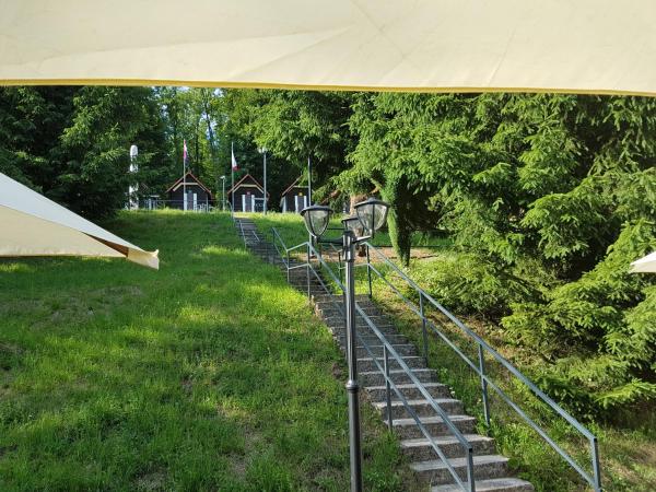Olivin Kytlice Hiker Huts, Book   