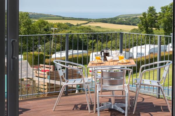 Cornish Coasts Holiday Park, Reserva ahora  Bude Cornualles