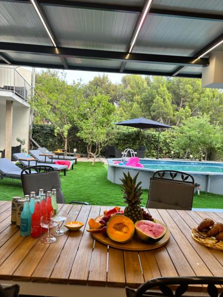 M&M Pelivan apartments, Buchen Sie Ferienwohnung Hotels in Gespanschaft Split-Dalmatien mit Pool, Schwimmbad