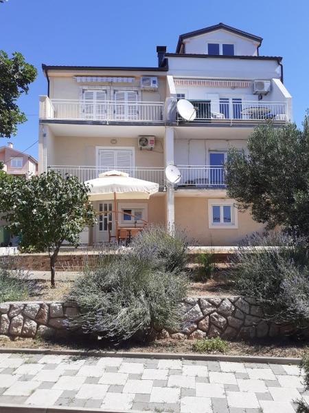 Apartments with a parking space Novi Vinodolski - 15412, Reserva ahora Apartamento Hoteles en Kvarner con aparcamiento, Aparcamiento