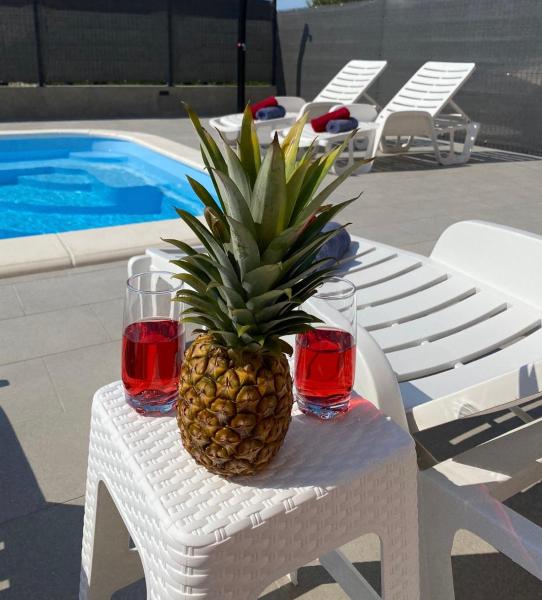 Apartments Ukic, Buchen Sie Ferienwohnung Hotels in Gespanschaft Split-Dalmatien mit Parkplatz, Parkplätze