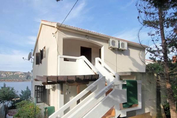Apartments by the sea Stara Novalja, Pag - 9347, Book Apartment Kvarner Hotels with a Parking, Parking
