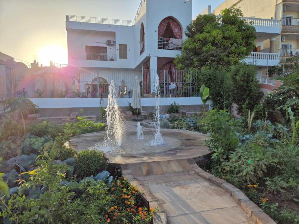 Nile House Anis & Do, Reserva ahora  Hoteles en Quena con aparcamiento, Aparcamiento