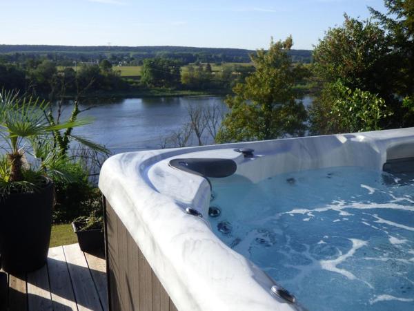 Camping du Lac de Pouzauges à 15 du PuyduFou, Reserva ahora  Hoteles en Aquitania con aparcamiento, Aparcamiento