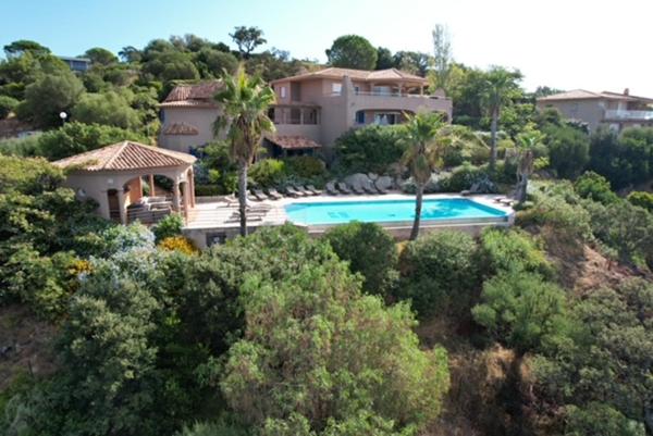 Villa EDEN BLUE, Réserver  Zonza 