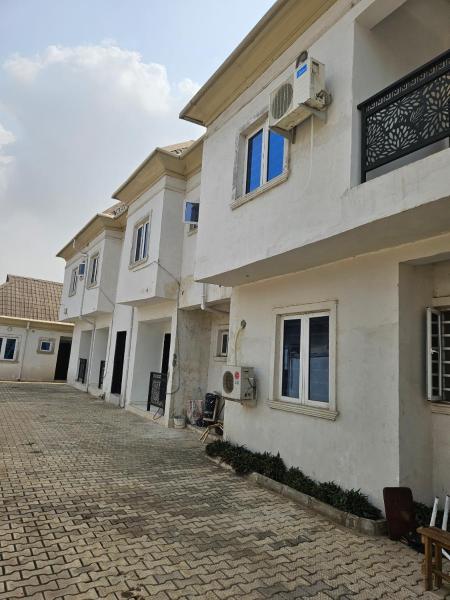 sunny service apartment, Prenota Appartamento Ogba Lagos